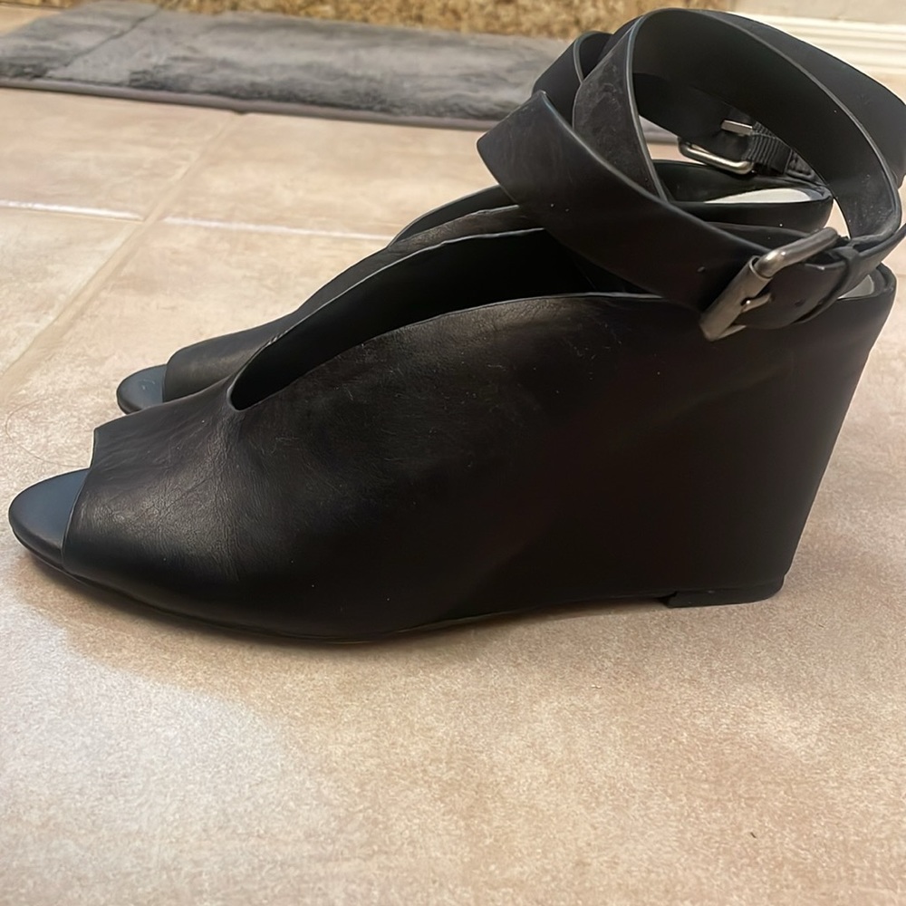 1 State Felidia Leather Wedges - Picture 2 of 7
